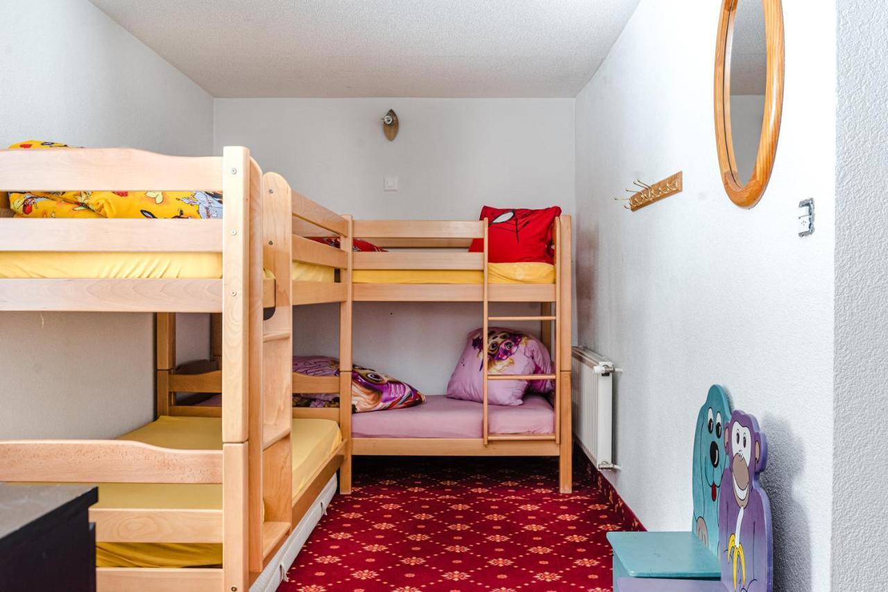 Family Hotel Desiree Grachen Bagian luar foto
